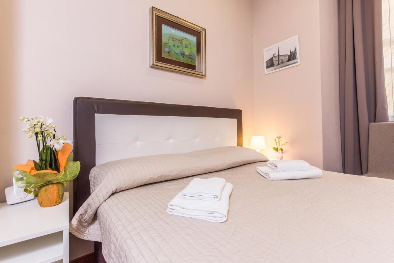 Azzurra Rooms Рим Екстериор снимка